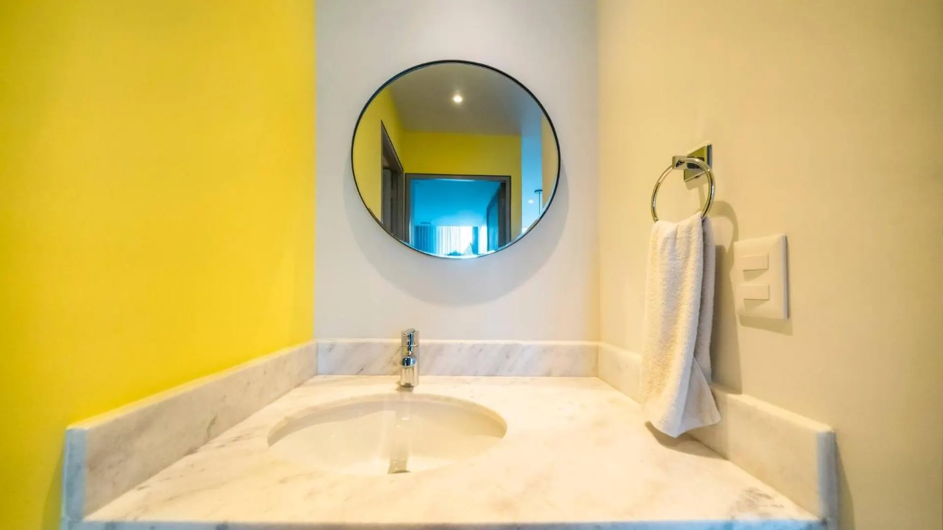 Luxury 1 Bedroom Condo With Rooftop Pool - Singular Joy Residences, Jojo Playa del Carmen Apartament
