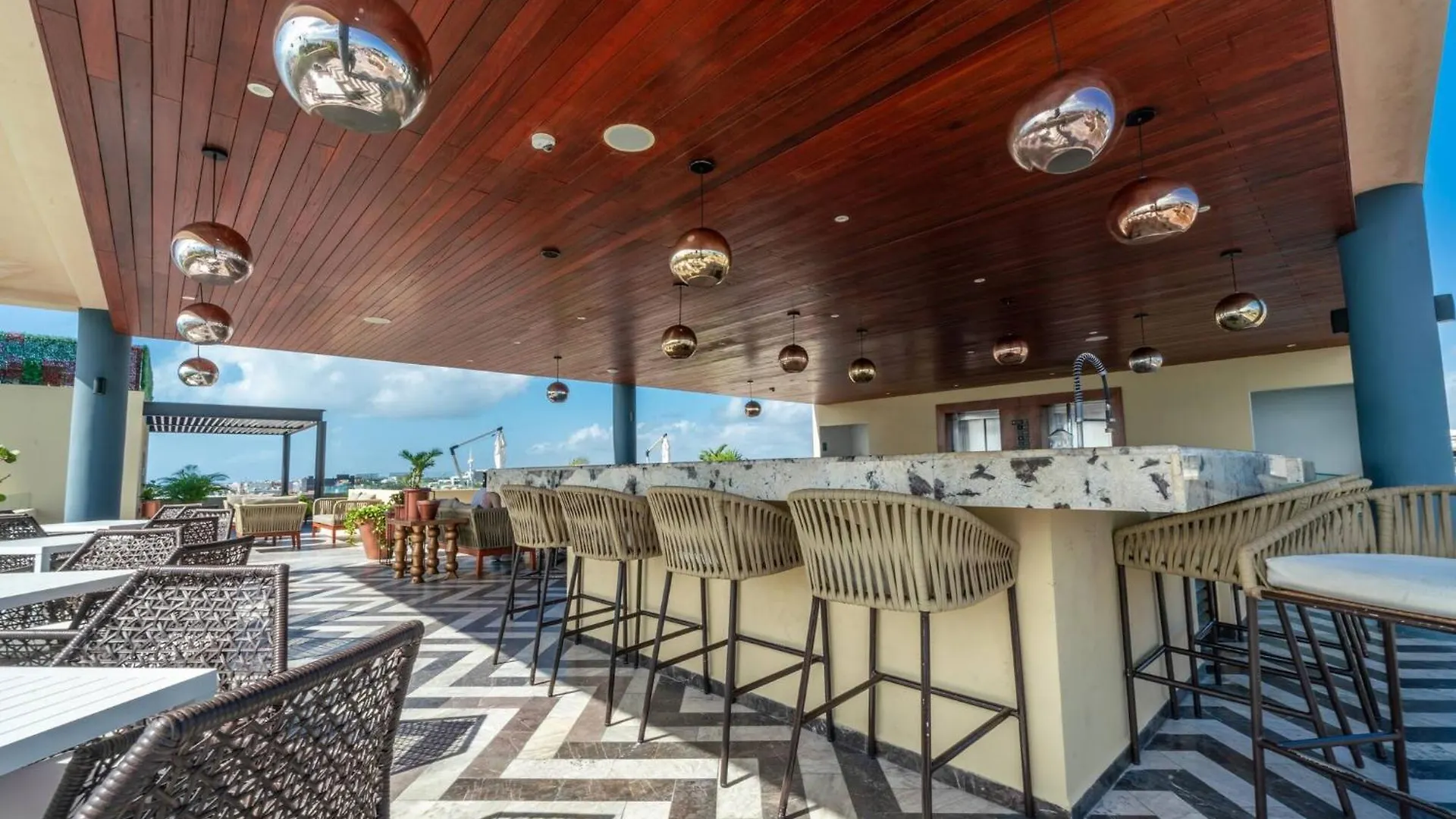 Luxury 1 Bedroom Condo With Rooftop Pool - Singular Joy Residences, Jojo Playa del Carmen Apartament