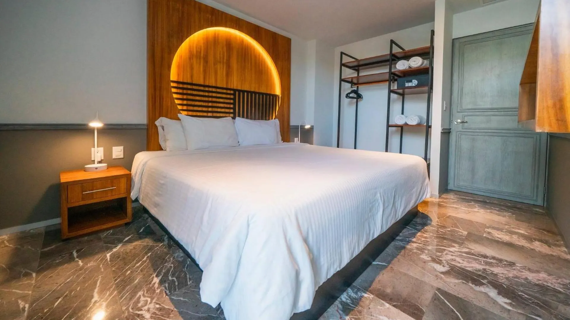 Luxury 1 Bedroom Condo With Rooftop Pool - Singular Joy Residences, Jojo Πλάγια Ντελ Κάρμεν 0*,  Μεξικό